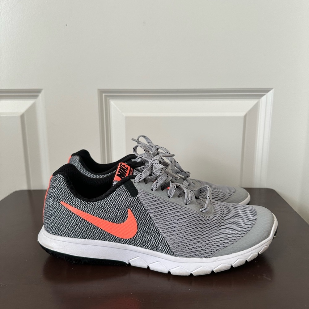 Nike Flex Experience RN 5 Running Shoes Women's 8.5  Gray Mango